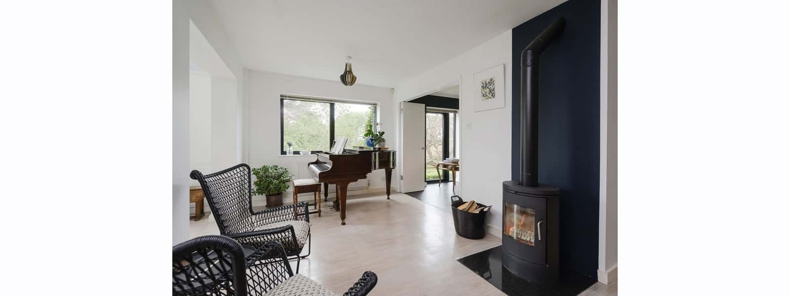 ArchitectureLIVE's project near Haslemere, Surrey on the open market, view 5