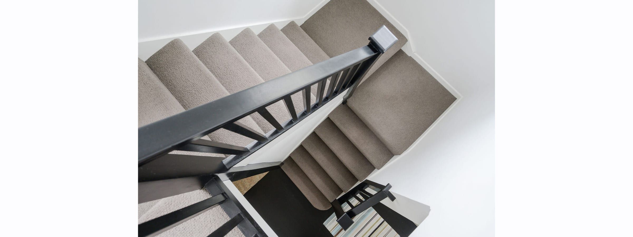 ArchitectureLIVE's project near Haslemere, Surrey on the open market, view 11