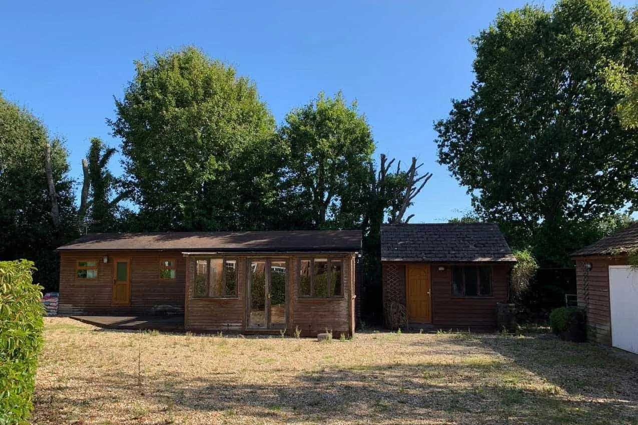 Chichester DC grants permission for a new build annex nr. Chiddingfold, Surrey