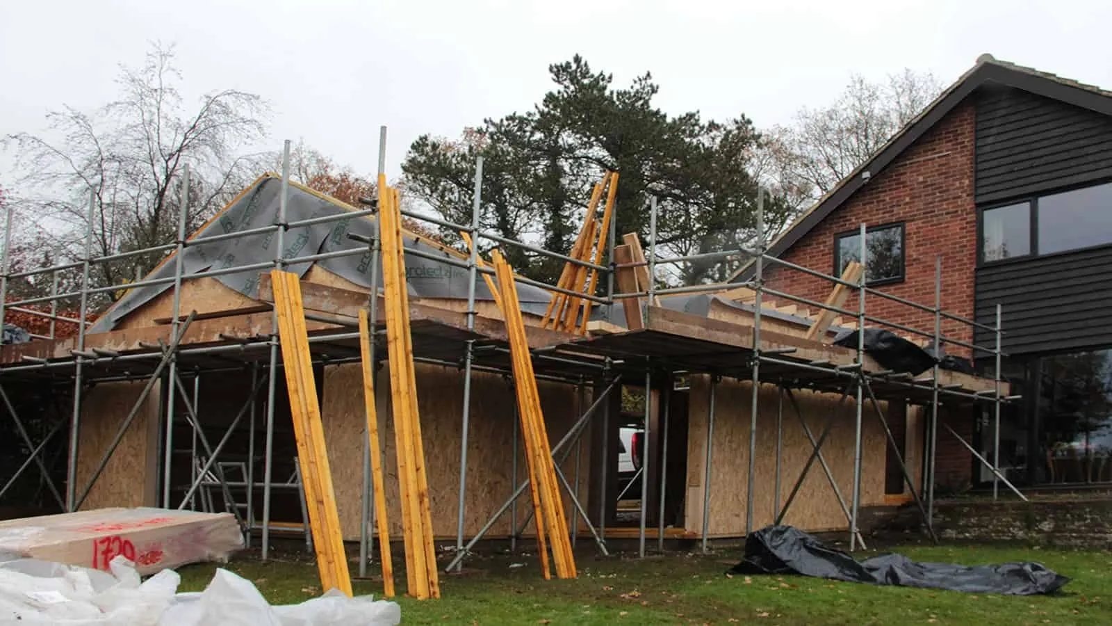 Near-Passivhaus Annex - SIPs Day 6