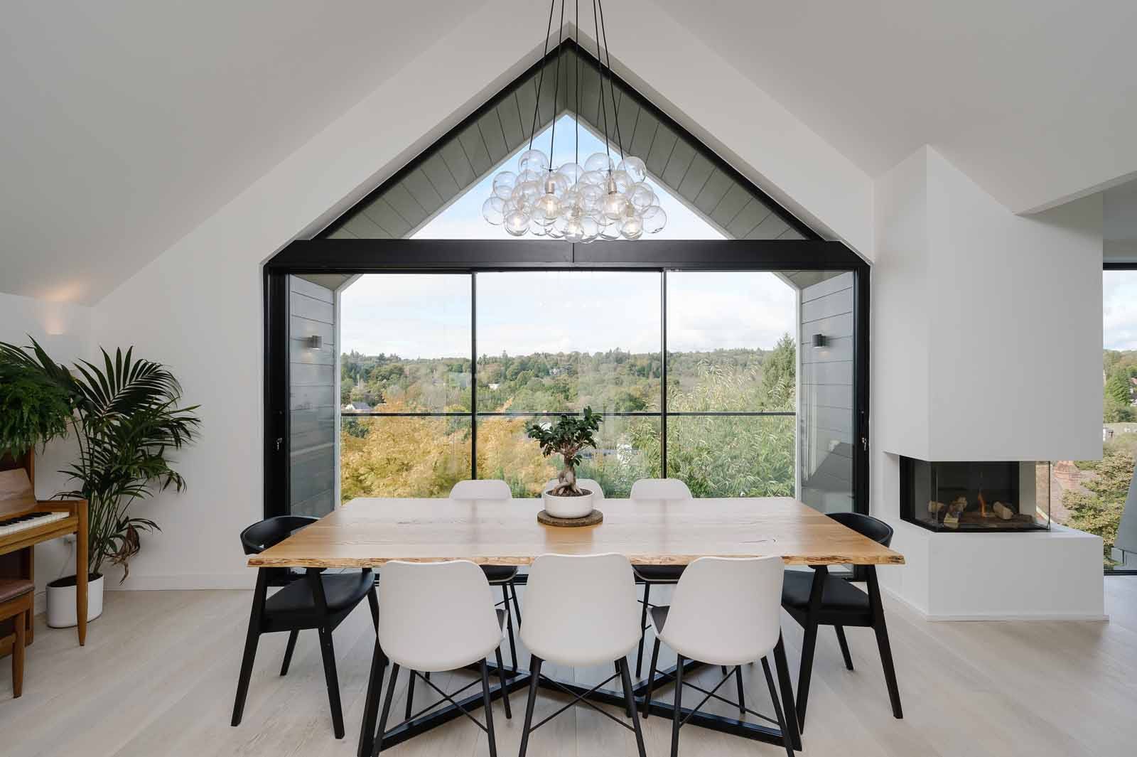 Contemporary, sustainable architecture by ArchitectureLIVE