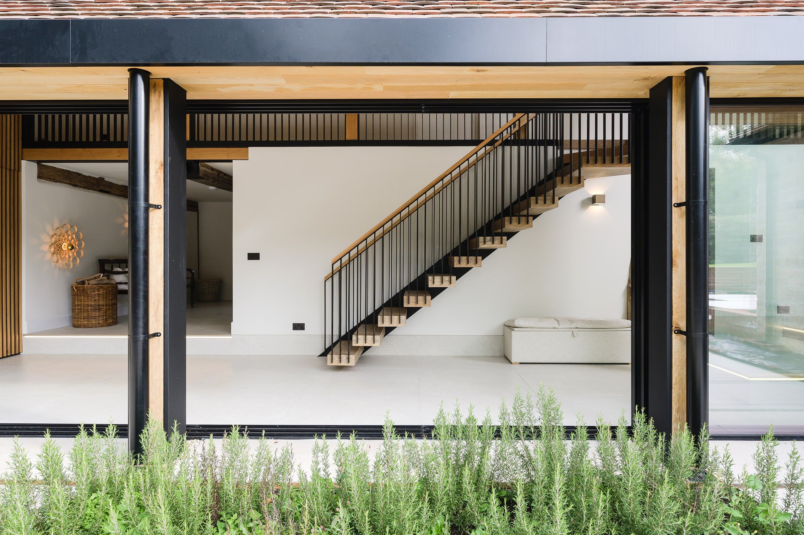 Contemporary, sustainable architecture by ArchitectureLIVE